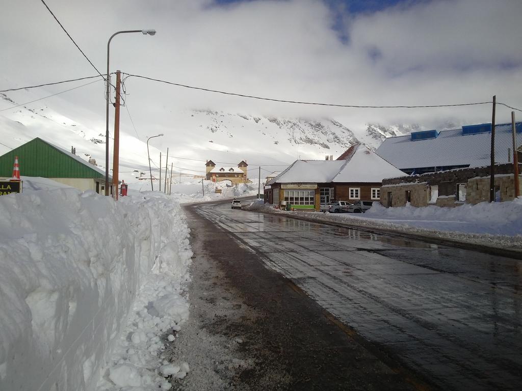 Portezuelo Del Viento - Hostel De Montana Лас-Куэвас Экстерьер фото