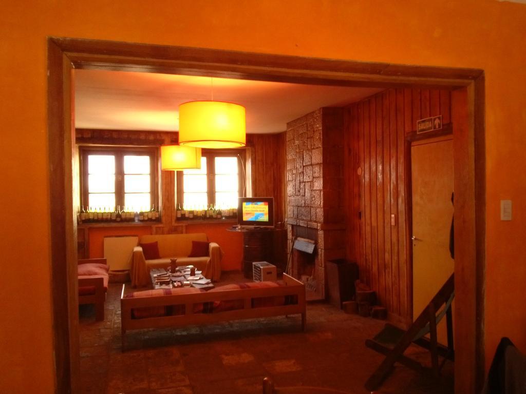 Portezuelo Del Viento - Hostel De Montana Лас-Куэвас Экстерьер фото